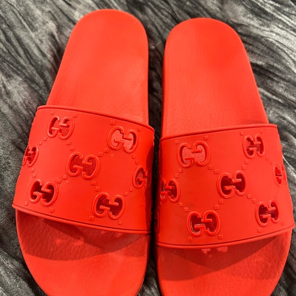 Men’s Red Gucci Rubber Slides - Picture 11 of 12